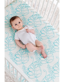 Aden&Anais простынка на матрас бамбуковая Azure Leafy (голубые листья)