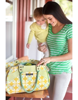 Petunia Wistful Weekender: Citron Blooms