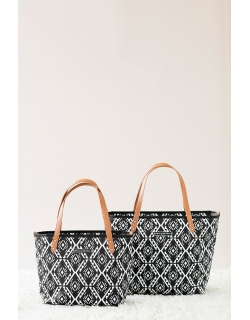 Сумка для мамы Petunia Downtown Tote: Secrets of Salvador