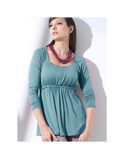 Подобрать размер одежды для кормления Mothers en Vogue можно здесь.    Если Вы - современная, мобильная мама, которая активно пользуется слингом, путешествует, общается с друзьями - Вам необходима специальная одежда для кормления, позволяющая незаметно от окружающих покормить малыша в любом месте. Наш магазин предлагает Вам приобрести одежду для кормящих мам премиального качества: простые и элегантные топы и платья для кормления выполнены из качественных и натуральных тканей, которые сохранят свой внешний вид даже после многочисленных стирок.